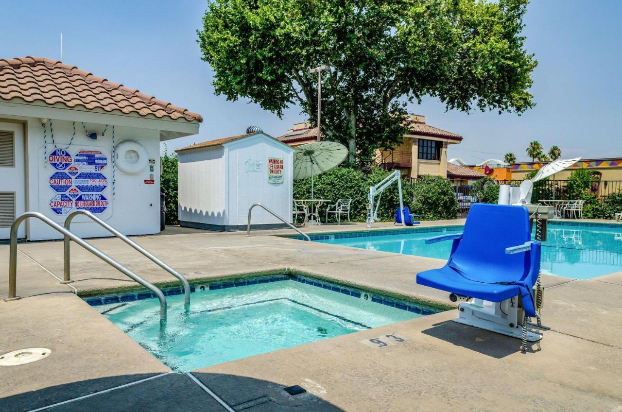 Motel 6 Oakdale, Ca Exterior photo